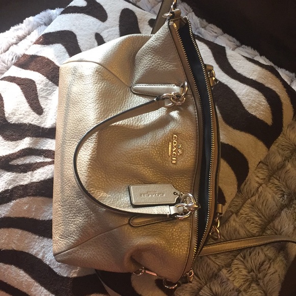 Coach gold purse - Picture 2 of 2